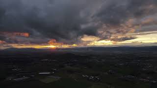 🌅🌩️ Nature's Fury: Epic Sunset with Heavy Storm Clouds 📷🌪️