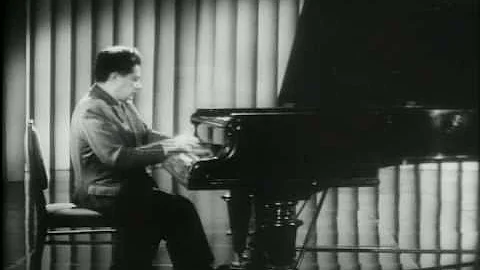 Grigory Ginzburg plays Liszt La Campanella.