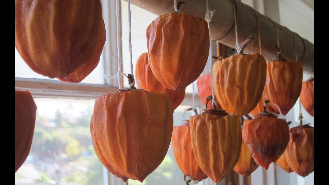 Cachi essiccati con il metodo tradizionale giapponese