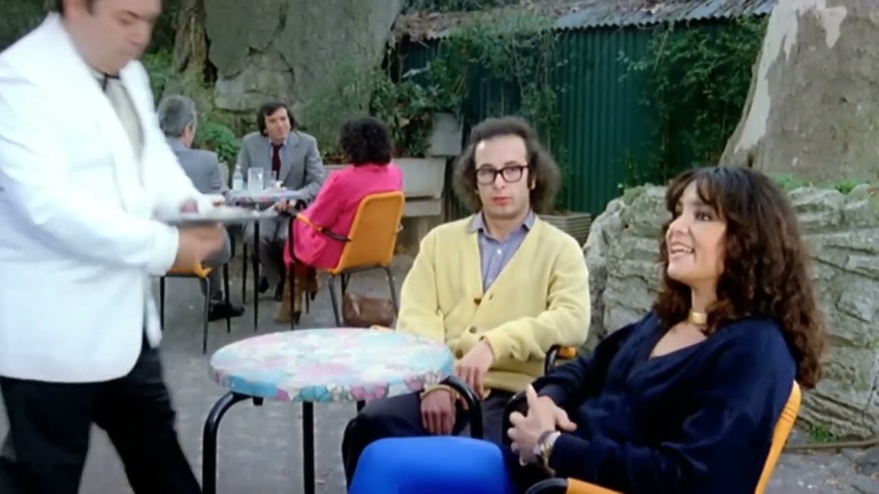 Vieni Avanti Cretino | Un caffè (il cameriere) | Lino Banfi