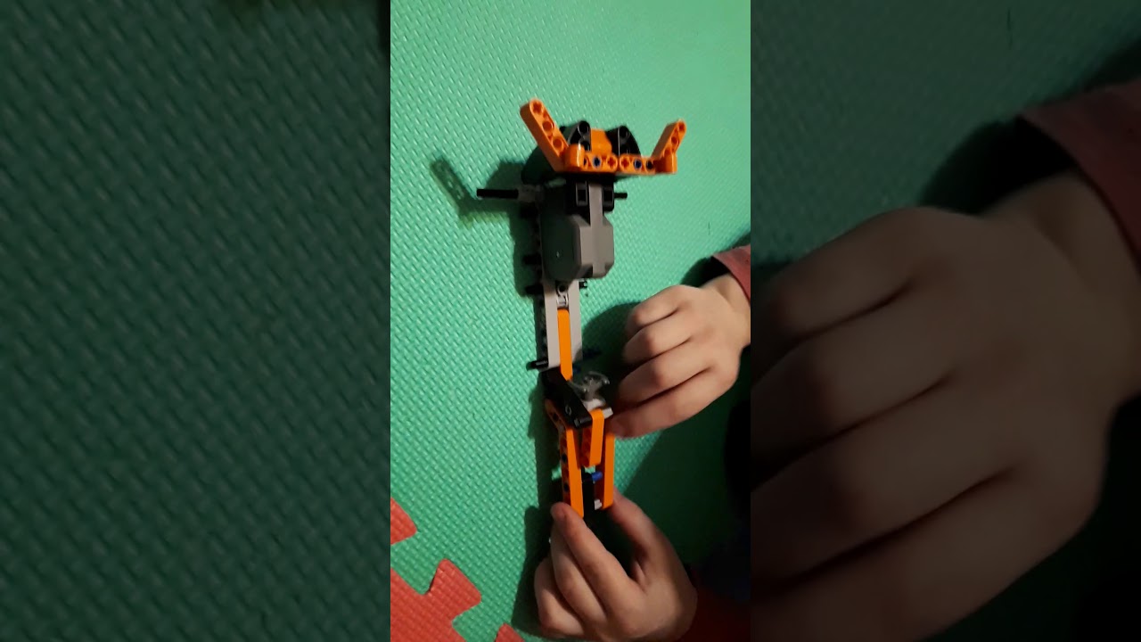 Ока из лего техник