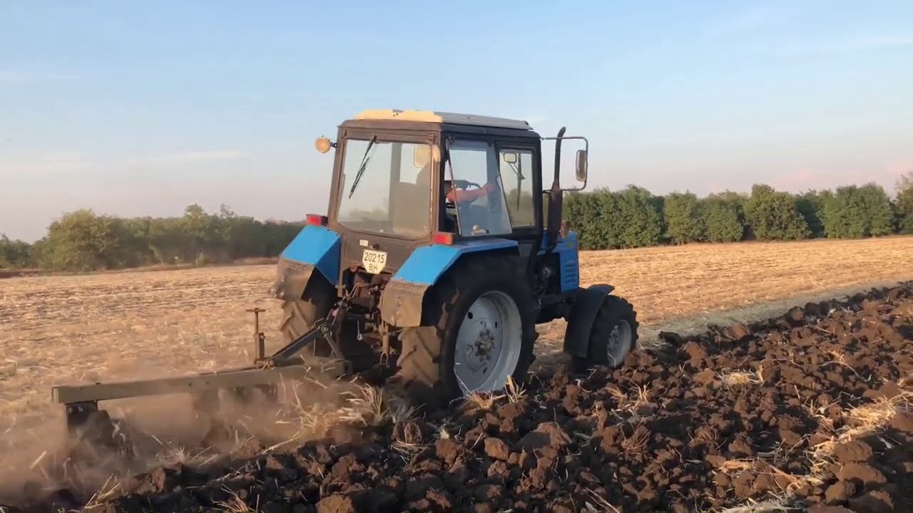 ОЧЕНЬ ТЯЖОЛАЯ ПАХОТА ТРАКТОРОМ МТЗ-892 - YouTube