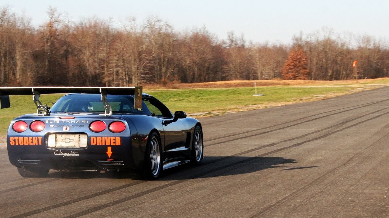 Single Turbo Corvette Accelerates on Air Strip