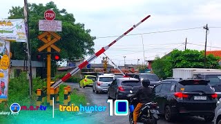 Perlintasan kereta api Tanjungpura Karawang Rangga Gede 2025