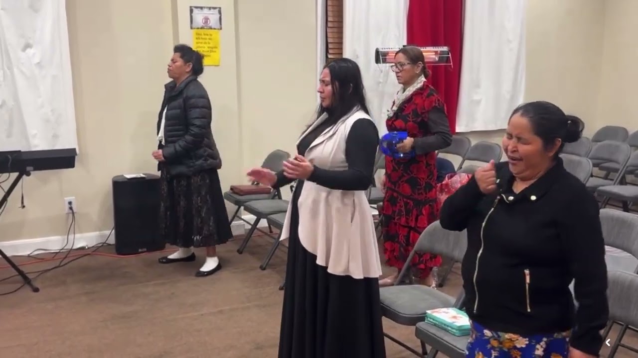 Tres bonitas alabanzas a con pañado de mis dos hijos Felipe en el  piano y Melvin en la batería 