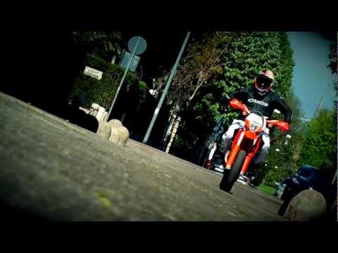 KTM 125 Factory Supermotard - Akrapovic