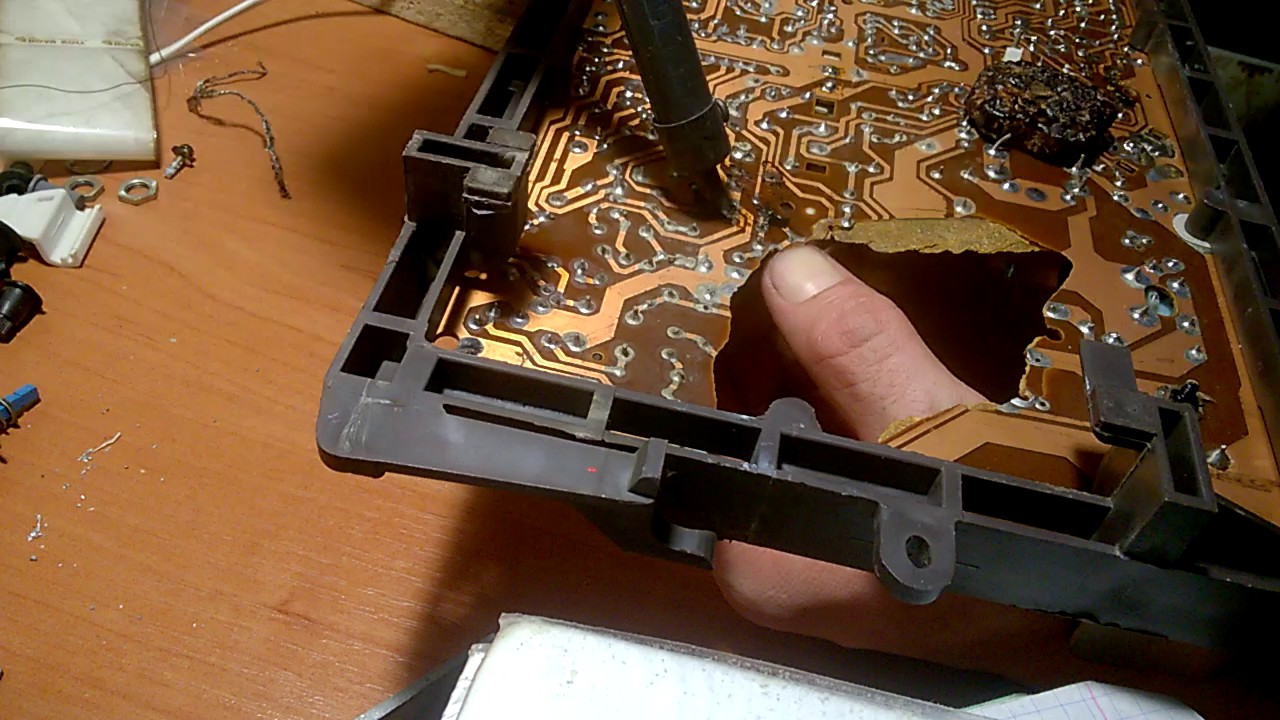 Как выпаять микросхему из платы - YouTube