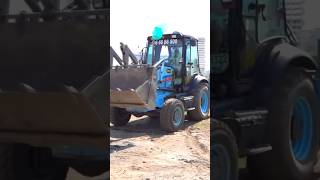 Blauwe tractor verloor een wiel