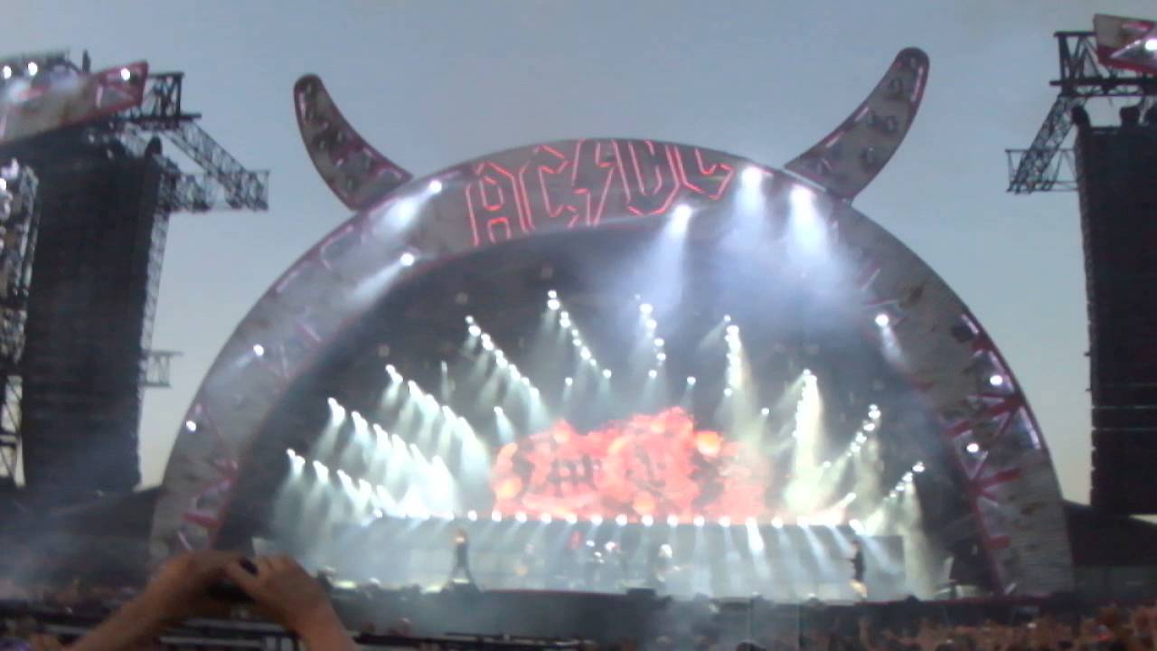 AC/DC Opening + Rock or Bust - Belgium - YouTube