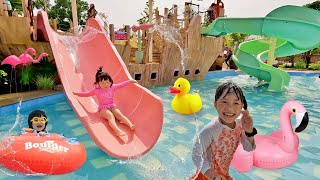 Main Perosotan Air dan Berenang di Waterpark Flamingo - Playground Mandi Bola Air