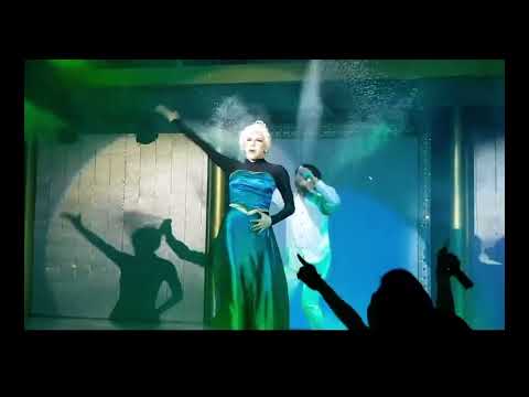 アナと雪の女王ショー　スプレー連携ww