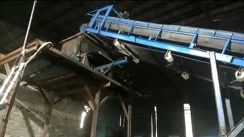 Hệ thống băng tải, thuỷ lực đưa rác vào lò đốt