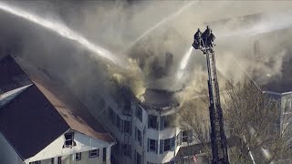 North Shore fire spreads to half a dozen homes homes, buildings