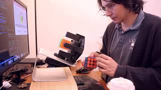 Cyborg Cubing — Gan Robot v2 (from 2021) @LucasGarron