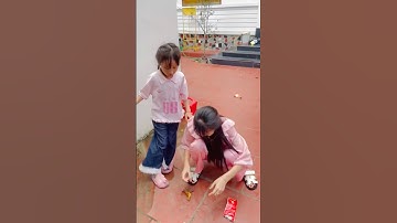 Tội nghiệp mẹ khờ làm rơi chân gà bị chip giẫm nát hư quá #shortvideo #funny