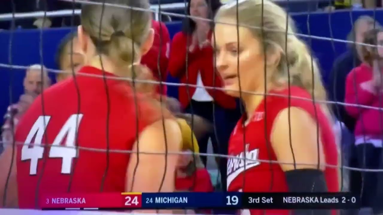 Nebraska Husker Volleyball Sweeps Michigan Volleyball 10/8/22 huskers