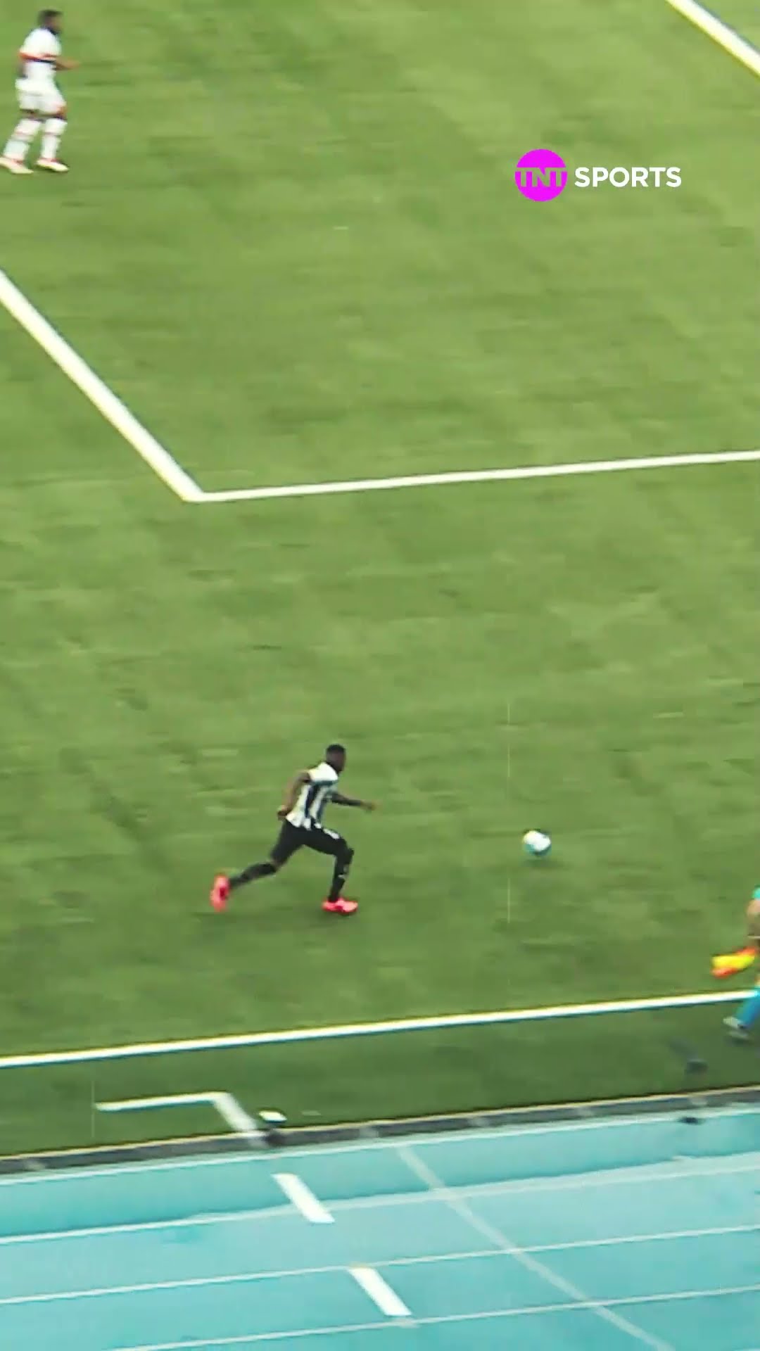 LUIZ HENRIQUE JOGA DEMAIS! ELE ATORMENTOU A DEFESA DO SÃO PAULO! #shorts