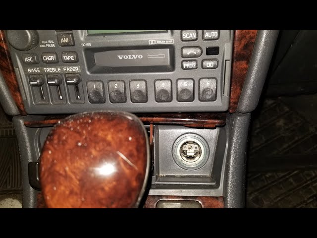 2004 volvo s40 cigarette lighter fuse How to fix cigarette lighter port on Volvo v40 2000, fuse box location