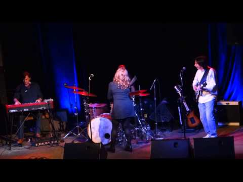 Jack Pearson & Jonell Mossersinging Do What's Right
