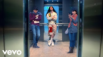 Billie Eilish - Therefore I Am (But The Mall is Open)