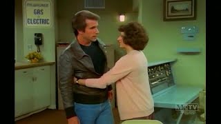 HAPPY DAYS - "Fonzie Falls in Love with a Deaf Woman" - 1980 - The Fonz