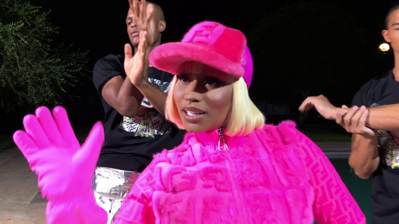 nicki minaj pink fendi