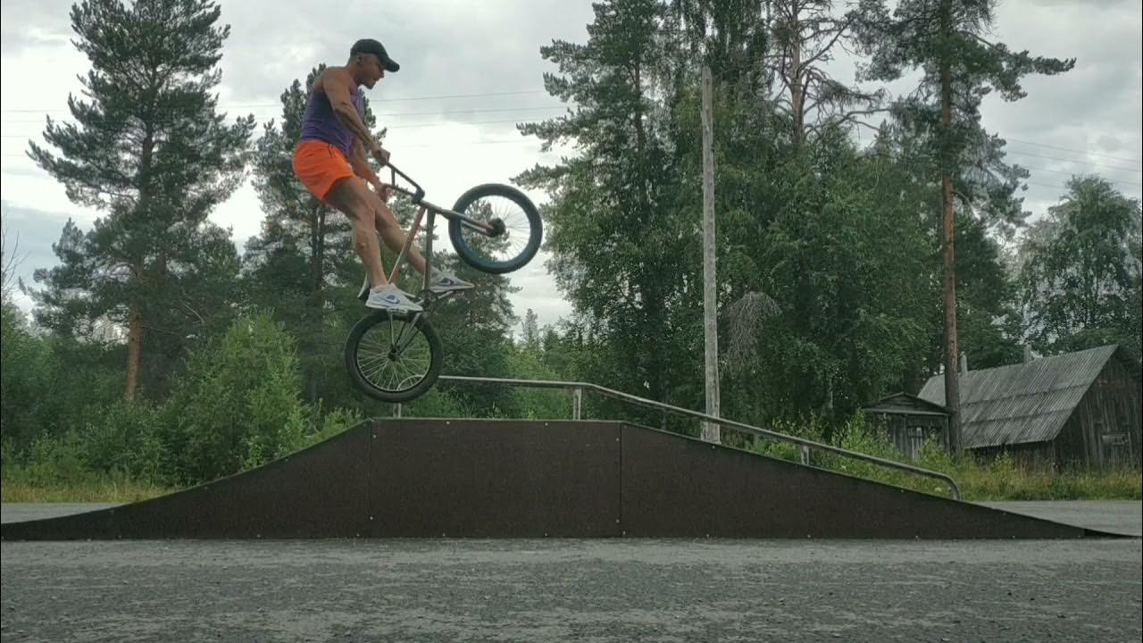 Прыжок на BMX