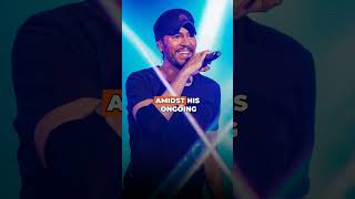 Enrique Iglesias Bows Down To Sergio Perez During A Concert In Mexico