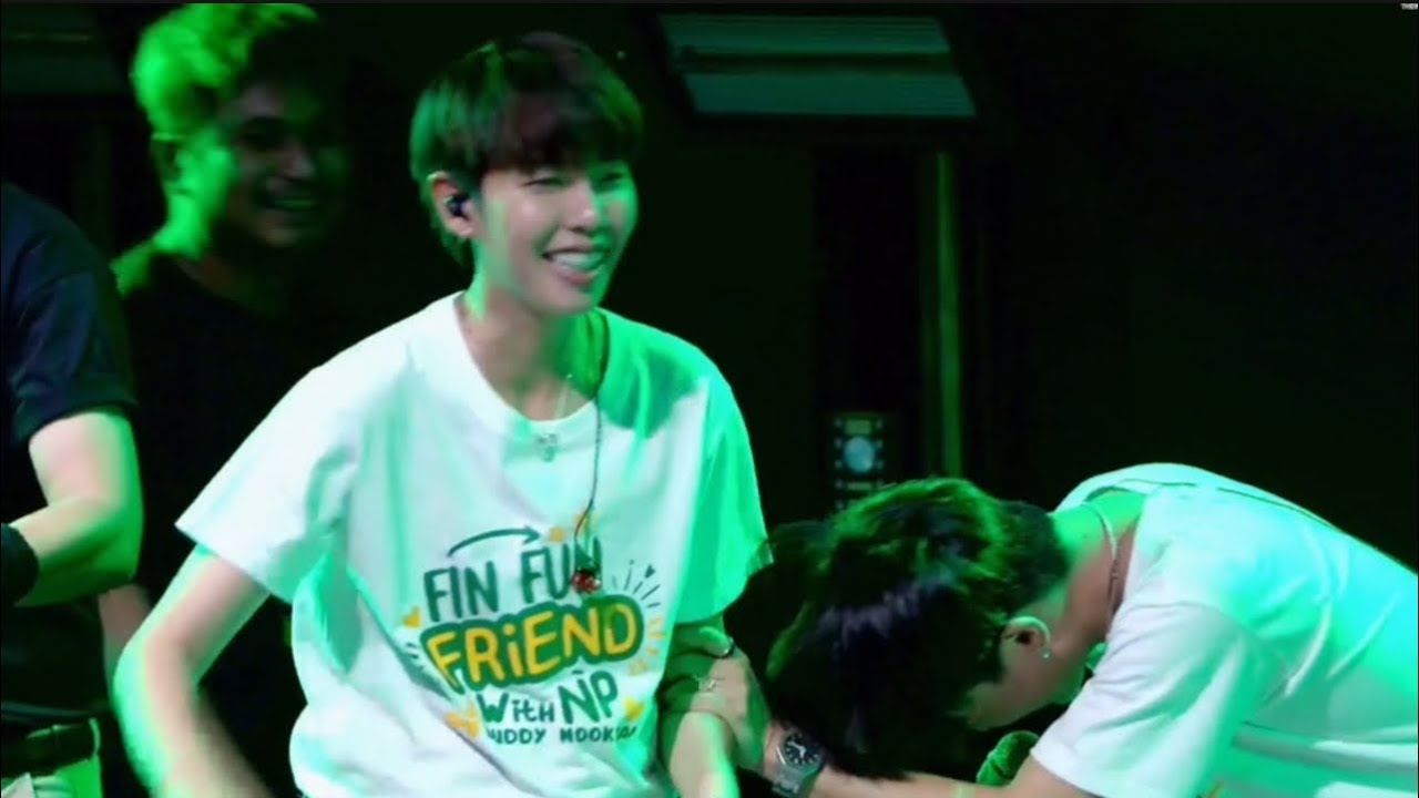 นุ๊กหลุด บอกไม่ใช่เพื่อนปาย พี่ป๊อปบอกพูดเองนะ  เขินไปไม่เป็นเลยจ้า🥰🤭