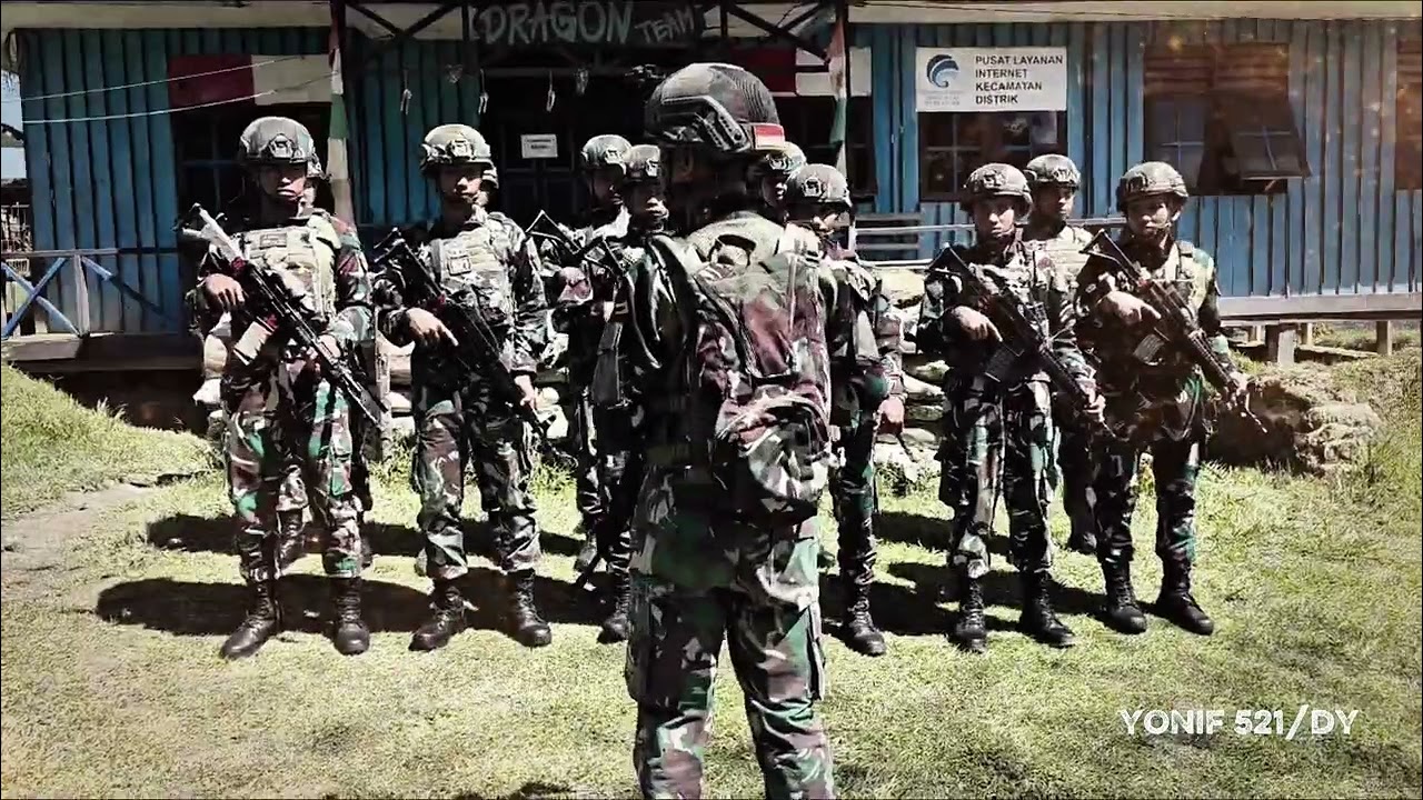 Wujud Kepedulian TNI, Satgas Yonif 521/DY Bantu Renovasi Rumah Warga di Distrik Eragayam