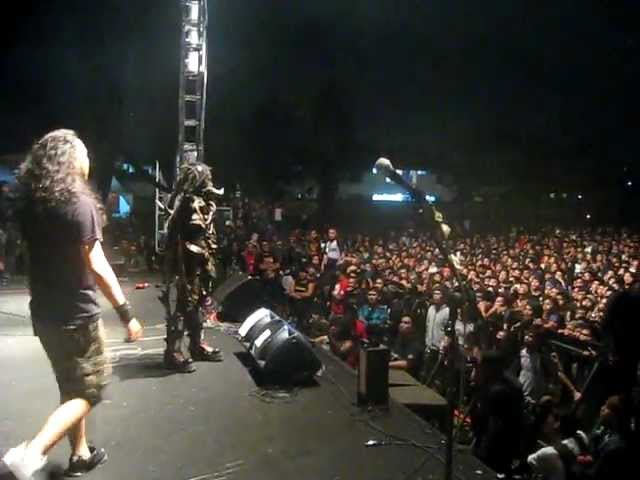 DAJJAL - Tanah Live at Back to Underground 2 Bandung (23 Oct 2011) class=