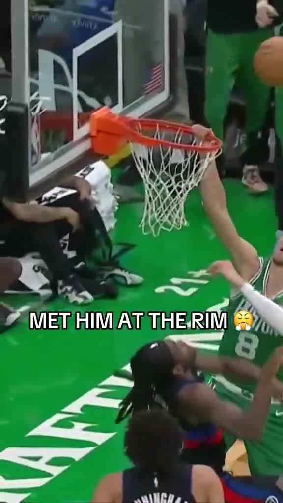 Stewart met Porzingis at the rim ?