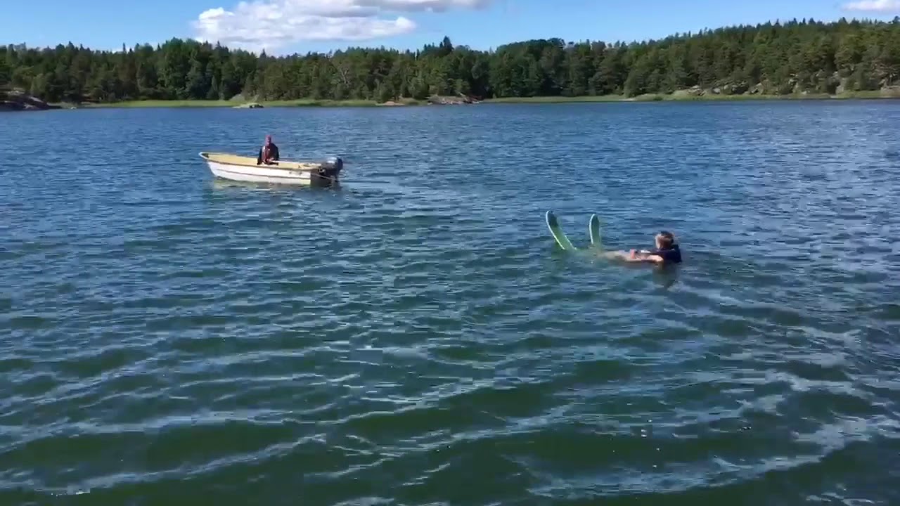 Epic water skiing fail