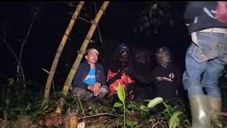 This Cannot Be Allowed Omen Acil And Entuy Are Targeted By Shamans To Be Sacrificed