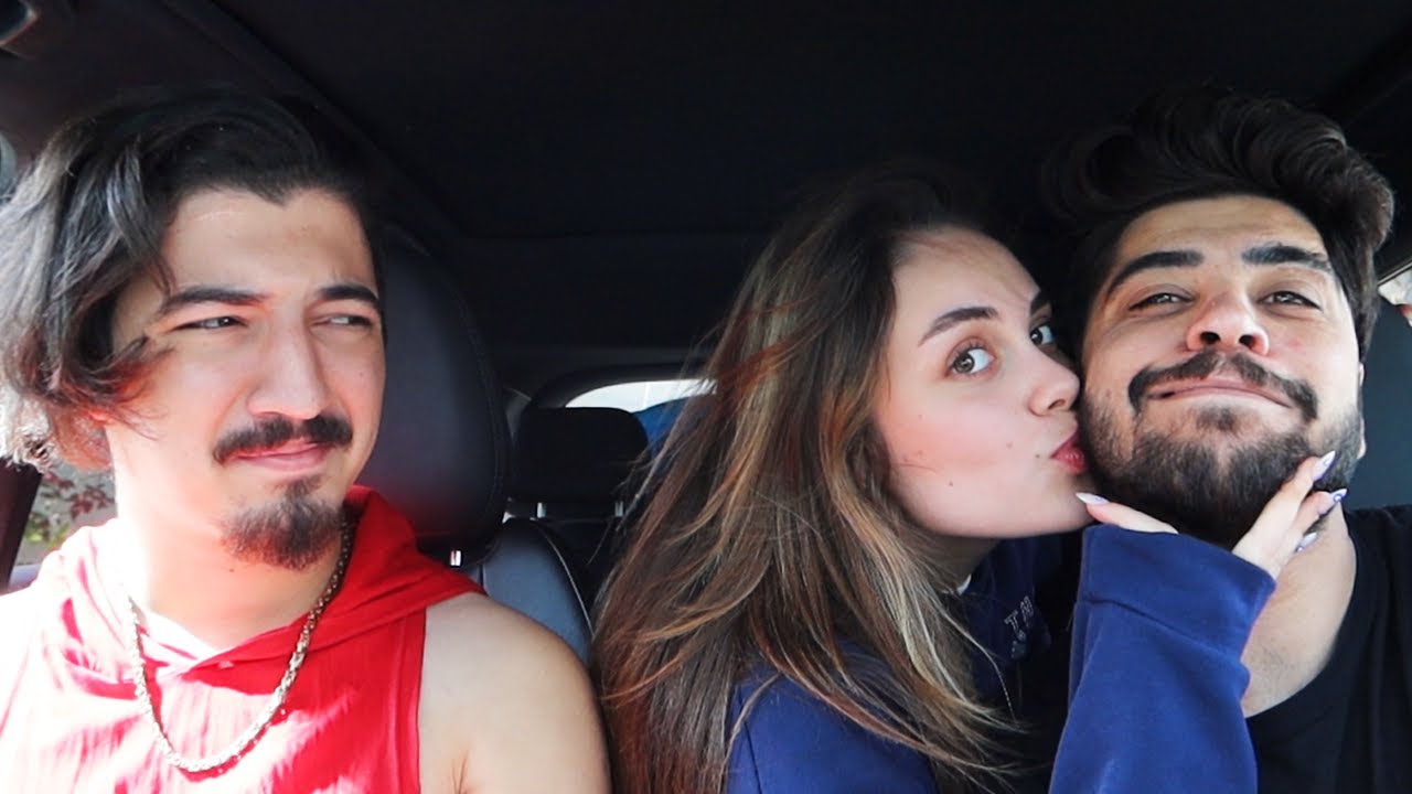 ARKADAŞLARIMA YENİ SEVGİLİM ŞAKASI 😂 (Kışkırtma) - YouTube