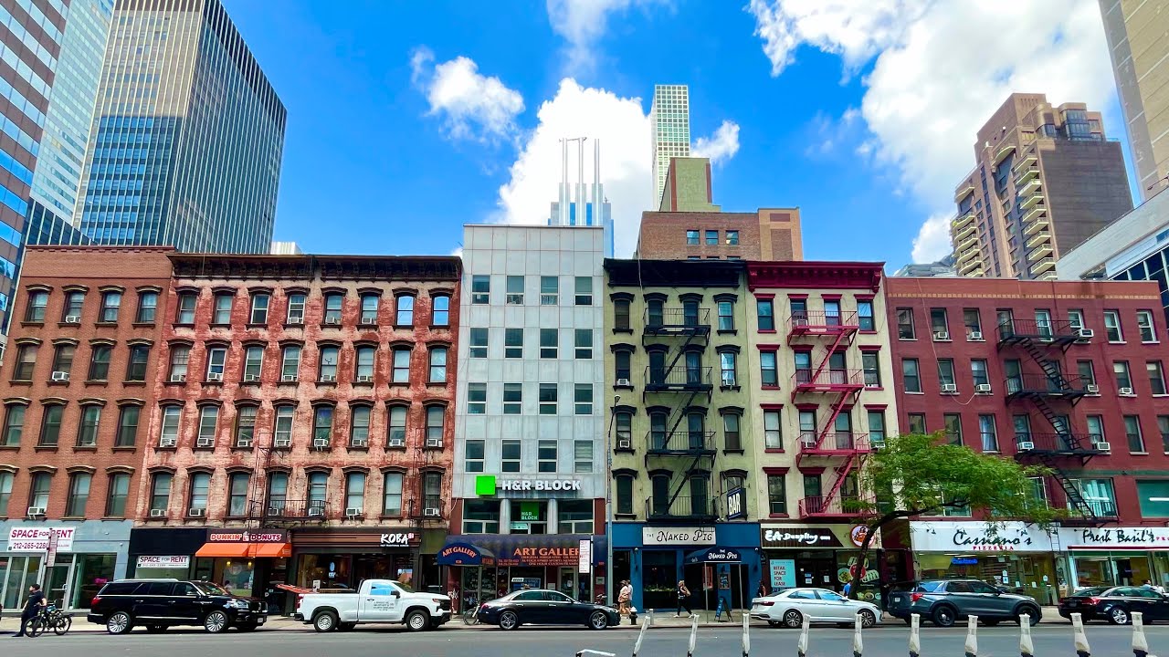 NYC Apartment Tour: Giant Midtown East 2BR with Eat-In Kitchen | Third Ave 2R | The Lost Boy