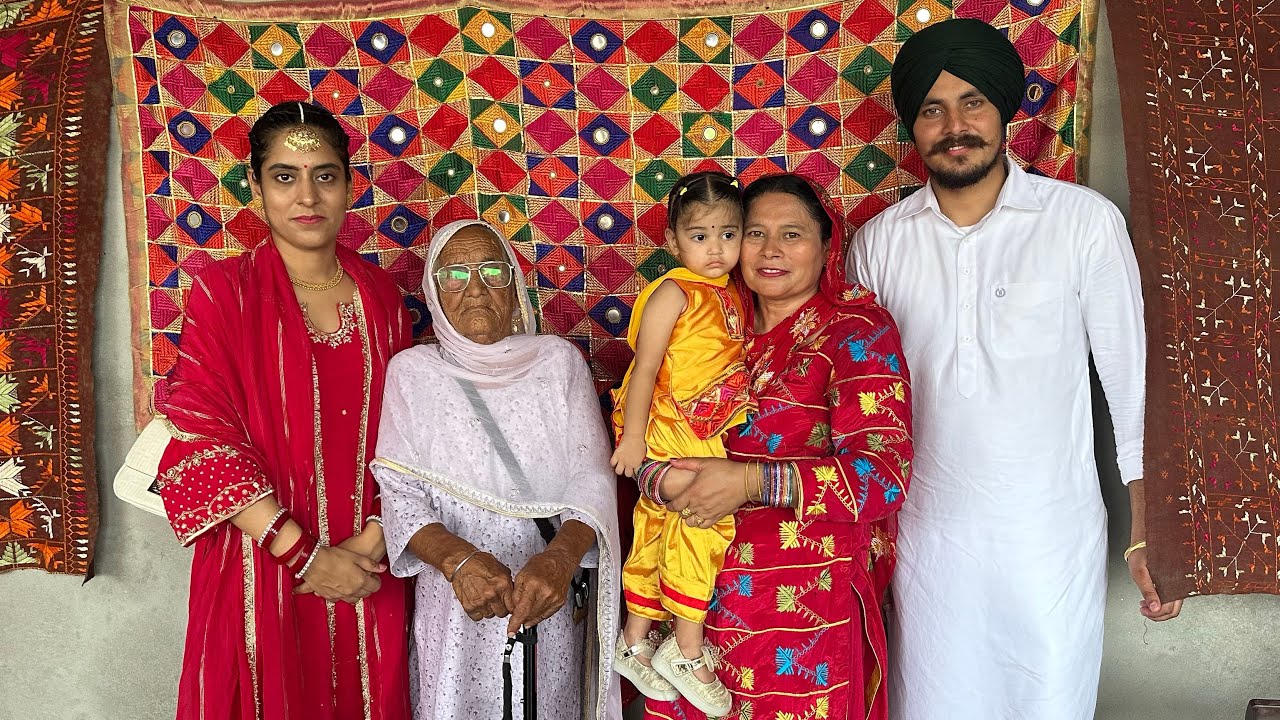 ਤੀਆਂ ਦੇ ਤਿਉਹਾਰ ਮੌਕੇ ਬੇਬੇ ਨੇ ਹਨੇਰੀਆਂ ਲਿਆ ਦਿੱਤੀਆਂ ਬੋਲੀਆਂ ਤੇ ਗਿੱਧੇ ਦੀਆਂ | #harmankhosa #ਤੀਆਂ #tiyaan 