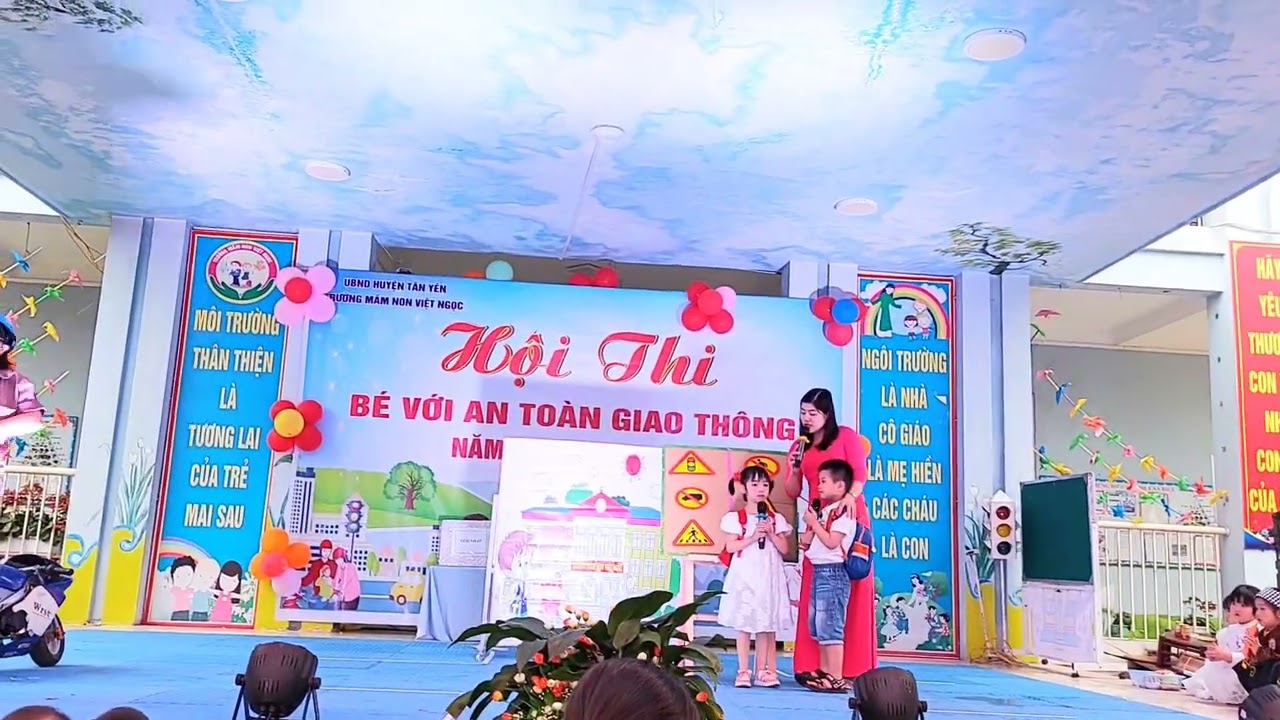 Tiểu phẩm xuất sắc nhất hội thi an toàn giao thông - Trường MN Việt Ngọc