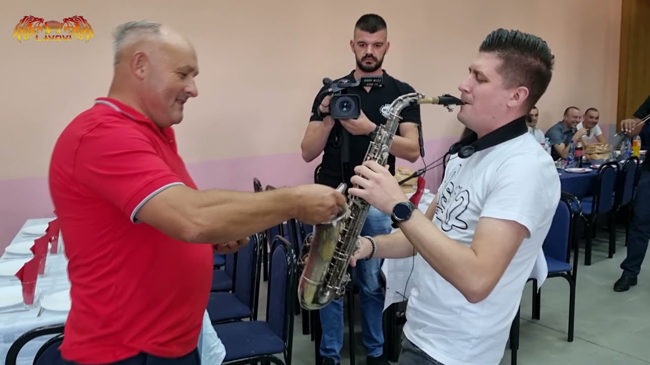 Orkestar Darka Antica Lavovi & Milan Strasni - Ubica Kolo