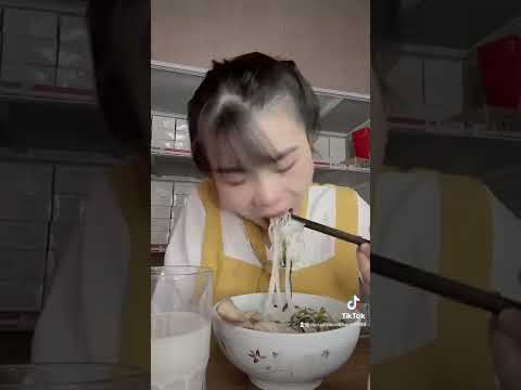 Video Mọi người ai biết đổi ảnh đại diện thì bảo em với . - youtube