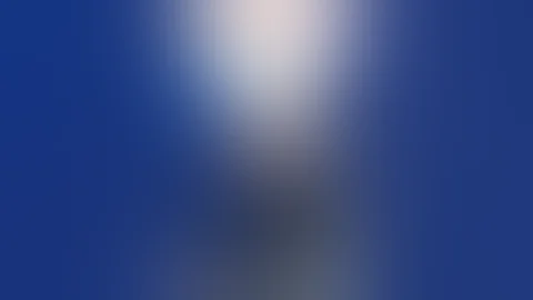 قلة ادب البنات ايه يا ورده مكانهاا في البستان ده انا احطه هناا 