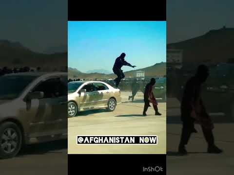 اجرای حرکات نمایشی و آمادگی بدنی کوماندو های امارت اسلامی افغانستان واقعا تعجب آور است 