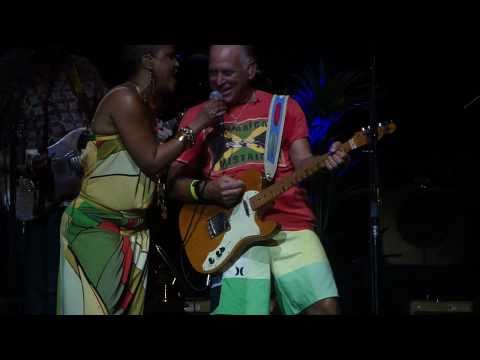 Nadirah Shakoor with Jimmy Buffett - Making Music For Money - Paris - L'Olympia - 24.09.2010