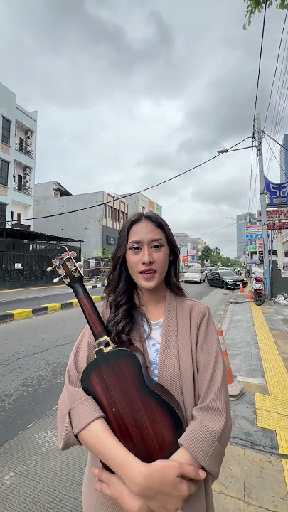 Pengamen cantik yang Viral di Jakarta #septi #pengamencantik #septipengamencantik