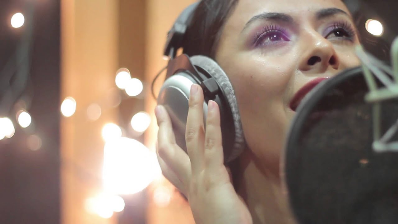 Libre Soy FROZEN (COVER) EVELYN EN EL ESTUDIO DE LUIS TAVERA