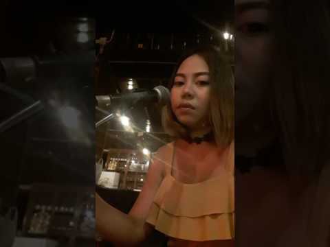 ทำไมเป็นคนแบบนี้ - นิโคล cover by น้ำผึ้ง