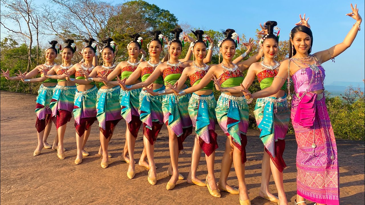 ท่าเต้น : คิดฮอดจังภูลังกา  ศิลปิน : เวียง นฤมล #แกรมมี่โกลด์