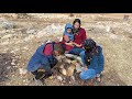 With his help and companionship, a kind man guides a pregnant woman and her children to a better and