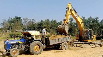 Amazing Video!!! JCB Excavator Loading Soil In Trakstar 550 Tractor - JCB Loading Mud In Tractor