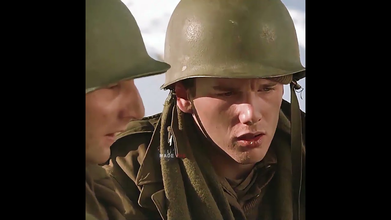 They had a snowball fight on the battlefield.🥶☃️ 